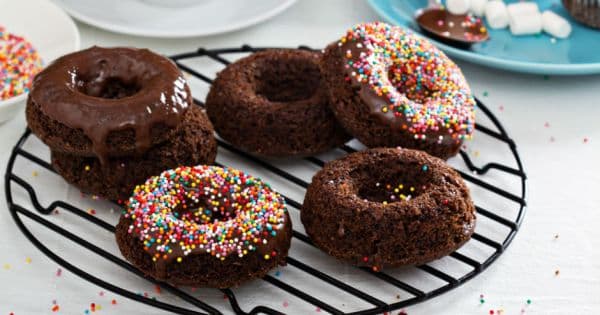Ev Yapımı Çikolatalı Donut