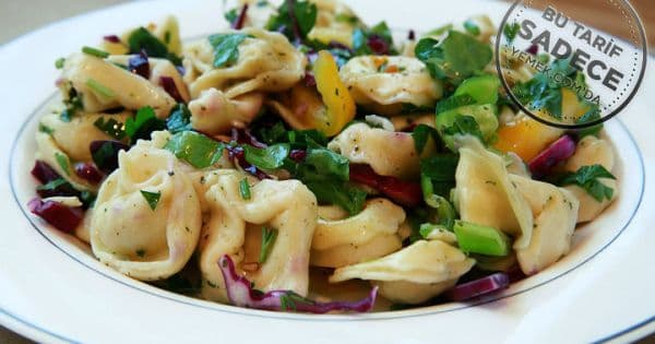 Dört Peynirli Tortellini Salatası