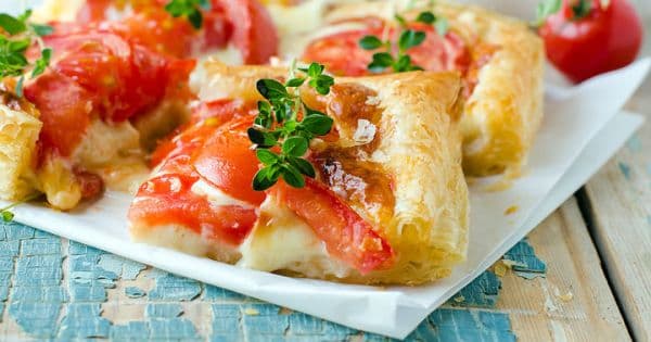 Milföy Hamurundan Domatesli Kolay Tart