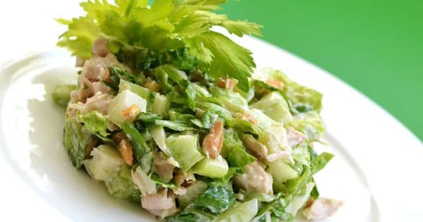 Yeşil Elmalı Tavuk Salatası