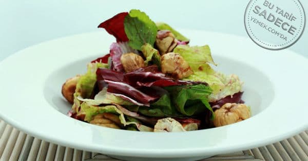 Karamelize Kestaneli, Böğürtlenli Vinaigrette Soslu Karışık Salata