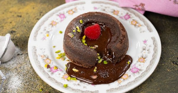 Çikolatalı Lav Kek (Lava Cake)