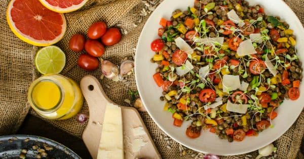 Kabuklu Ilık Mercimek Salatası