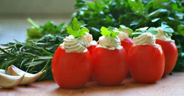 Labne Peyniri Dolgulu Domates
