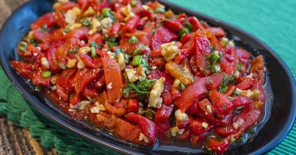 Közlenmiş Biber Salatası
