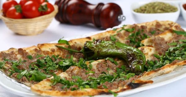 Ev Yapımı Etli Ekmek