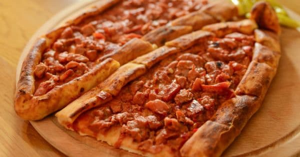 Ev Yapımı Kuşbaşılı Pide