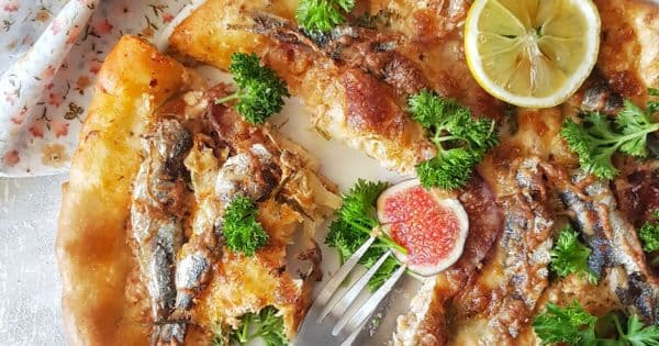 İncirli ve Sardalyalı Pizza