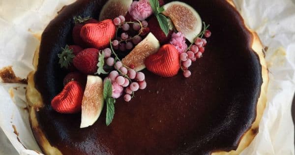 Tam Ölçülü San Sebastian Cheesecake