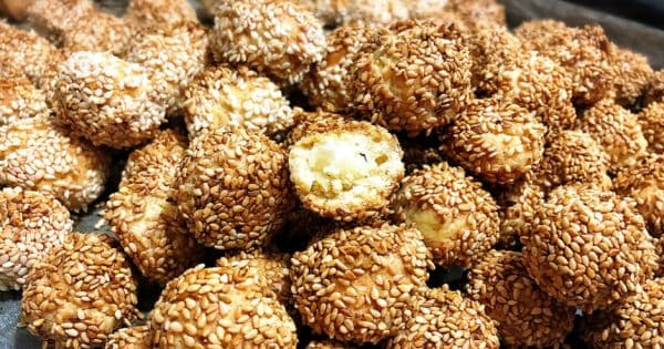 Susamlı Peynirli Kurabiye