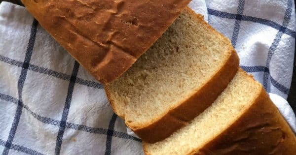 Ev Yapımı Tost Ekmeği