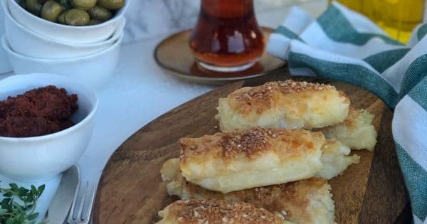 Kaşarlı Patatesli Rulo Börek