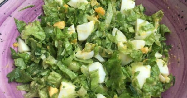 Yumurtalı Marul Salatası