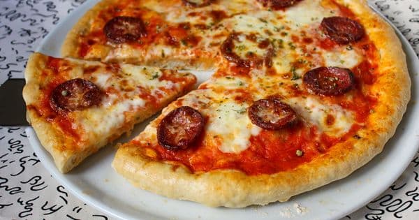 Fast Food Usulü Pizza