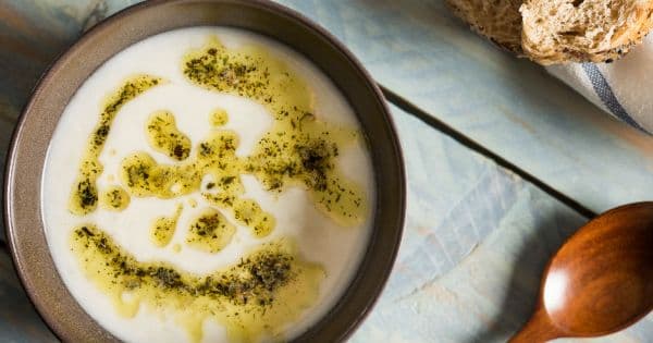 Kolay Pirinçli Yoğurt Çorbası