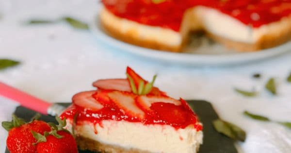 Kolay Çilekli Cheesecake