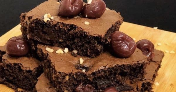 Vişneli Fındıklı Brownie