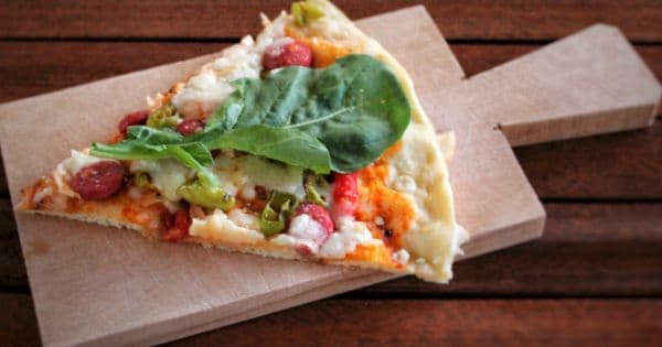 Zeytinyağlı ve Tulum Peynirli Pizza