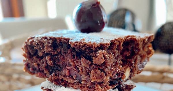 Vişneli Islak Brownie