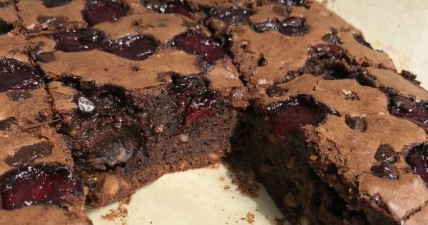 Vişneli Çikolatalı Brownie