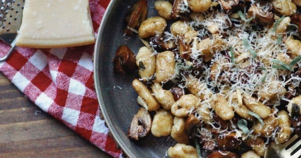 Mantarlı ve Ada Çaylı Gnocchi