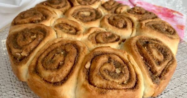 Haşhaşlı Cevizli Rulo Çörek