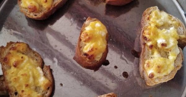 Bayat Ekmekten Yumurtalı Ekmek