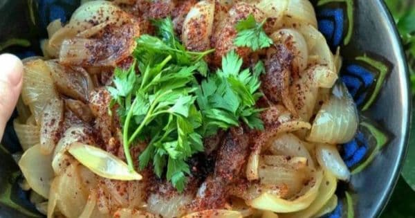Kebapçı Soğan Salatası