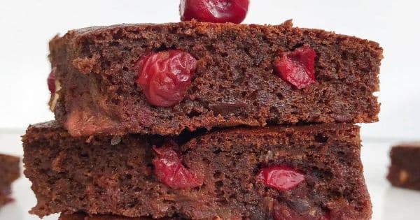Şekersiz Vişneli Brownie