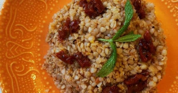 Domatesli Karabuğday Pilavı