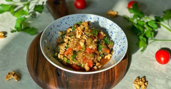 Közlenmiş Patlıcan Salatası