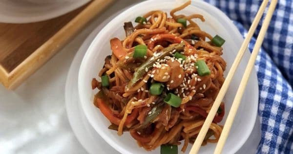 Sebzeli Noodle