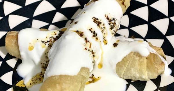 Tavuklu Garnitürlü Börek