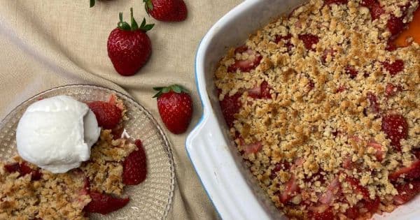 Çilekli Crumble