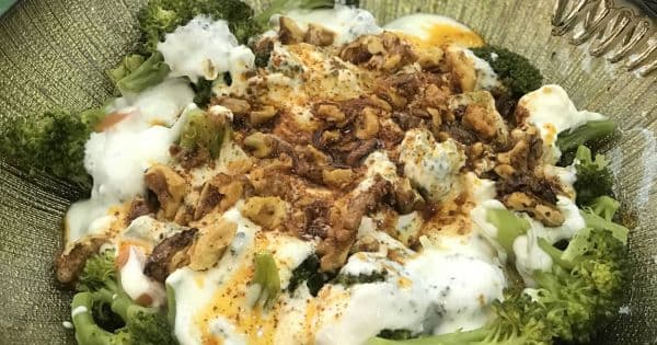 Yoğurtlu Cevizli Brokoli Salatası
