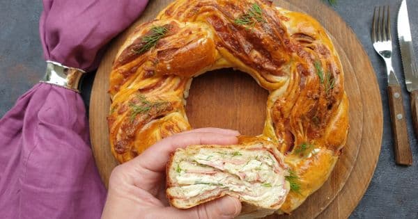Salamlı Peynirli Örgü Ekmek