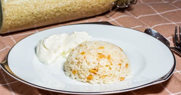 Tane Tane Dökülen Şehriyeli Pilav
