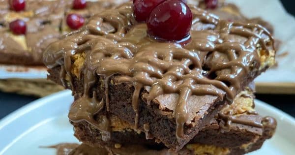 Vişneli Beyaz Çikolatalı Brownie
