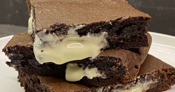 Beyaz Çikolata Dolgulu Brownie
