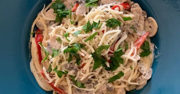 Kremalı Mantarlı Spagetti