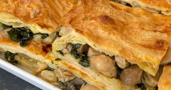 Mantarlı Ispanaklı Tavuklu Börek
