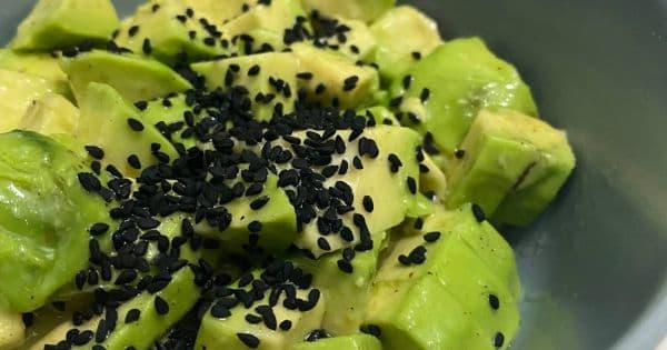 Avokado Salatası