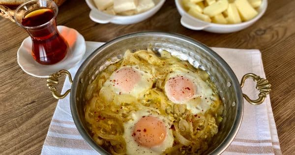 Yumurtalı Soğan Kavurması