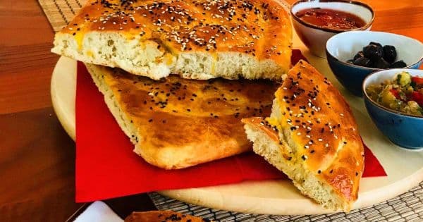 Yumurtalı Ramazan Pidesi