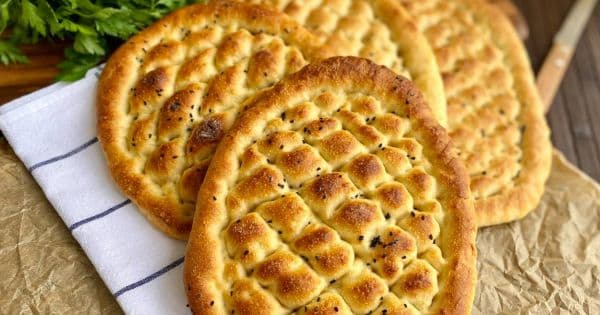 Kebapçı Usulü Tırnak Pide
