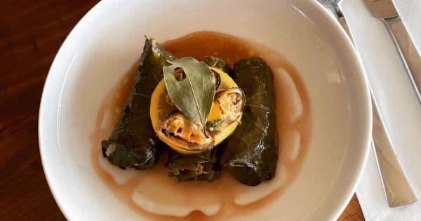 Asma Yaprağında Midye Sarma