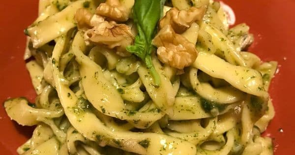 Glutensiz Pesto Soslu Taze Makarna