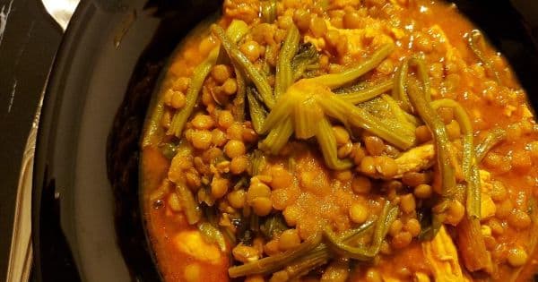 Hindili Ispanak Köklü Mercimek Yemeği