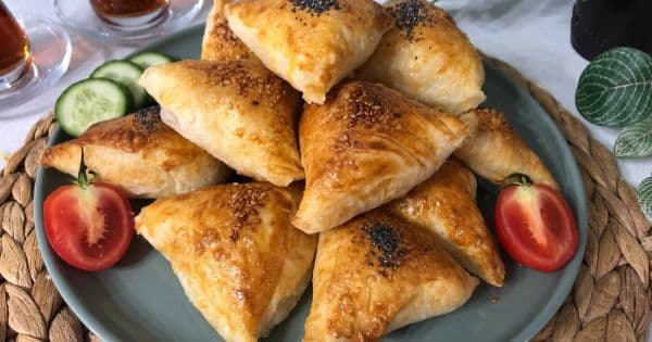 Patatesli Kaşarlı Muska Börek