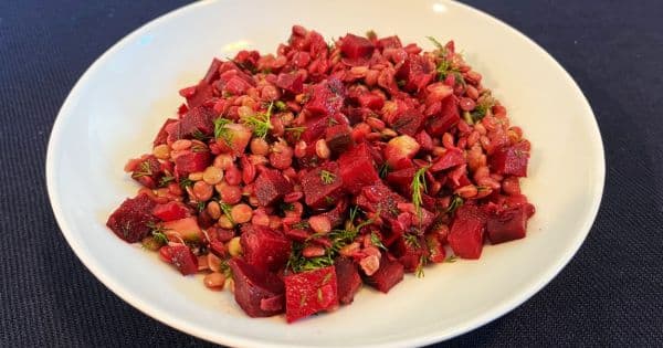 Pancarlı ve Yeşil Elmalı Mercimek Salatası